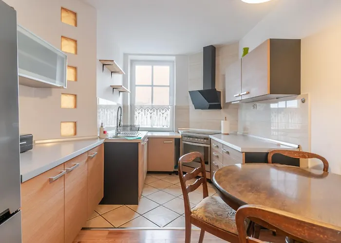 Homely By Bookinghost דירה