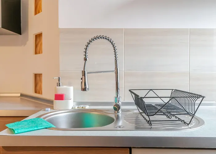 Homely By Bookinghost דירה